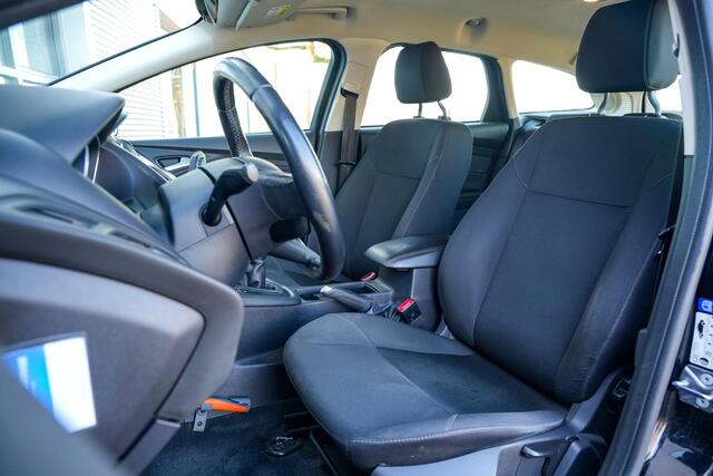 Ford FOCUS Wagon 1.0 Trend PDC Navi Cruise Trekhaak LMV Airco