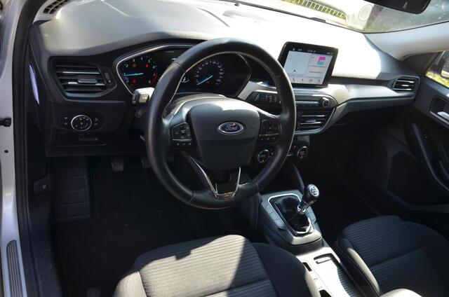 Ford FOCUS Wagon 1.0 EcoBoost Titanium Business Navi/Pdc/Ecc/Led/Stoel Stuur & ruitverwarming/Cr-Controle/Privacy-Glass/Lmv/B&O/Trekhaak