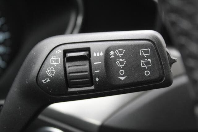 Ford FOCUS Wagon 1.0-125pk EcoBoost Mild-hybrid Titanium. Mooie, ruime, luxe en comfortabele Ford Focus wagon ! Volautm. airco dual, camera, stoel-, stuur- en voorraamverw., easy entry/easy go, cruise control, Isofix, side- en lane assist, parkeersensoren v+a, LM wi