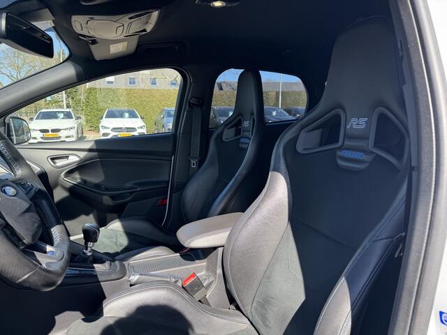 Ford FOCUS 2.3 RS / Milltek / Recaro Schaalstoelen / Camera / 19'' / Stuurverwarming / DAB / Cruise Control