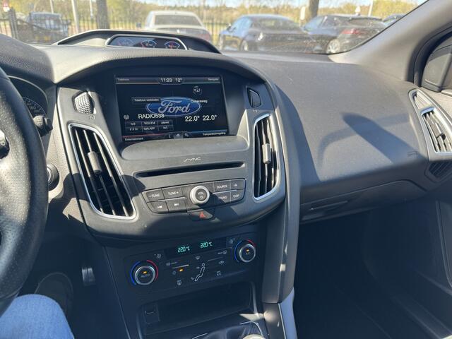 Ford FOCUS 2.3 RS / Milltek / Recaro Schaalstoelen / Camera / 19'' / Stuurverwarming / DAB / Cruise Control