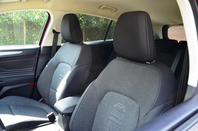 Ford FOCUS Wagon 1.5 EcoBoost Active Business Navi/Led/Pdc/Ecc/Trekhaak-Wegklapbaar/Privacy-Glass/lichtmetalen velgen 17"/Bang & Olufsen audiosysteem