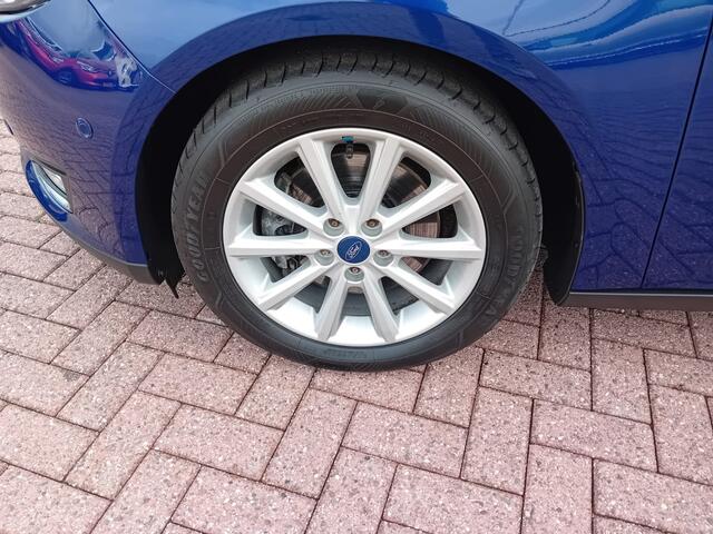 Ford FOCUS Wagon 1.5 Titanium Automaat 150 PK, Airco(automatisch), Multimediasysteem, Carplay/Android auto, Navigatie, Camera, Parkeersensoren, Parkeerhulp, Cruise control, Stoelverwarming, Verwarmd stuurwiel, Verwarmde voorruit, Keyless, Half lederen bekleding, Tre
