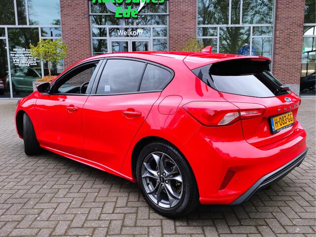 Ford FOCUS 1.0 EcoBoost ST Line Business Parkeersensoren V+A - Climatronic - Led verlichting - NL auto