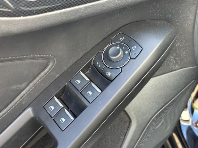 Ford FOCUS 1.0 EBH ST LINE X NAVI LMV PDC-CAMERA360GR WINTERPACK