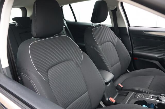 Ford FOCUS 1.0 EcoB. Tit. Bns | Geen Import | Trekhaak | Navi