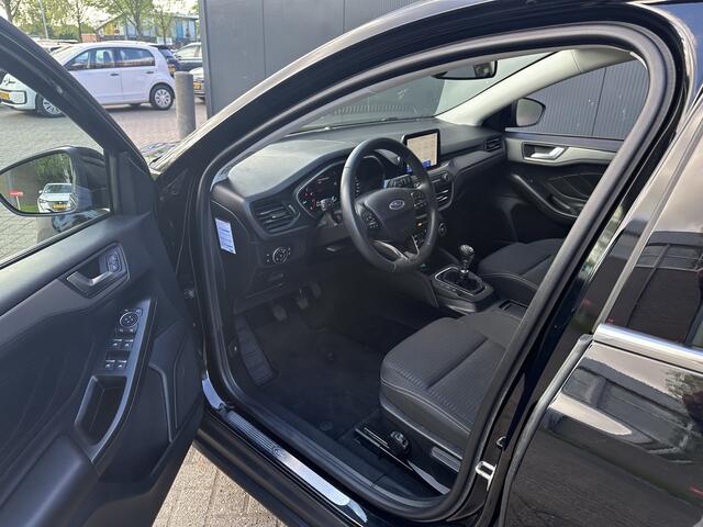 Ford FOCUS Wagon 1.0 EcoBoost Titanium Business | Lane assist | Trekhaak | PDC