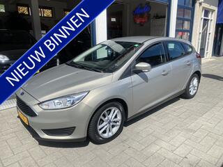 ford-focus-1.0-trend-navi-airco-cru
