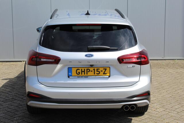 Ford FOCUS Wagon 1.0 EcoBoost,155pk Active AUTOMAAT ! Trekgewicht 1.500kg ! Slechts 12.000km ! Ruim ¤. 9.000,- beneden de nieuwprijs ! Volautm. airco dual, navigatie, telefoonvoorb., adaptive cruise control, LED verlichting, metallic lak, camera, front-, lane- en si