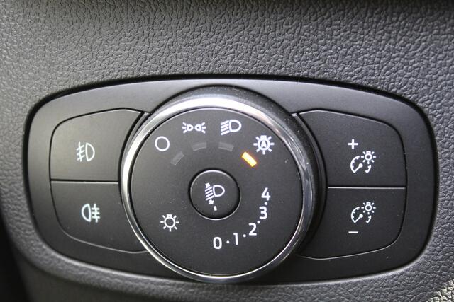 Ford FOCUS Wagon 1.0 EcoBoost,155pk Active AUTOMAAT ! Trekgewicht 1.500kg ! Slechts 12.000km ! Ruim ¤. 9.000,- beneden de nieuwprijs ! Volautm. airco dual, navigatie, telefoonvoorb., adaptive cruise control, LED verlichting, metallic lak, camera, front-, lane- en si