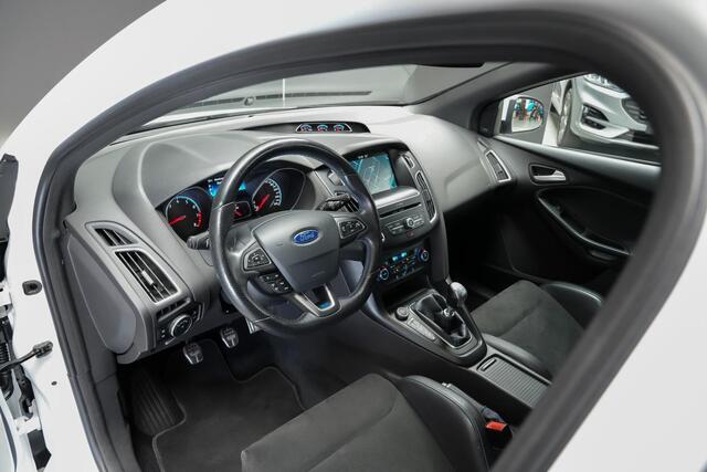 Ford FOCUS 2.3 350pk RS |REMUS uitlaatsysteem|schuif/kantel dak|schaalstoelen|Sony|cruise control|Apple Carplay & Android Auto|19" gesmeden wielen|