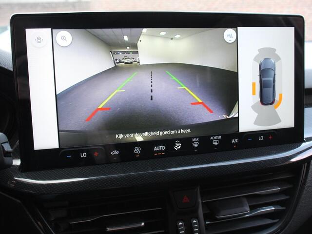 Ford FOCUS 1.0 Focus 125 PK HB ST-Line Automaat Navigatie Climate control cruise control Carplay LM velgen Parkeersensoren Led Matrix koplampen
