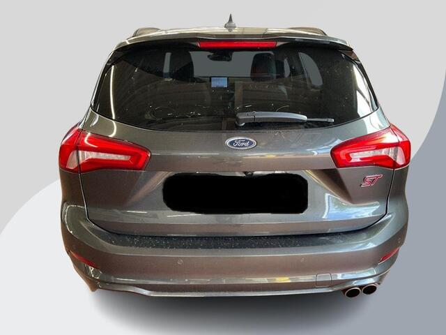 Ford FOCUS Wagon 2.0 EcoBlue ST 190pk diesel | Wegklapbare trekhaak | Adaptive cruise control | Winter Pack | Adaptive LED | Head up Display | Bang&Olufsen | 1.800 kg trekgewicht