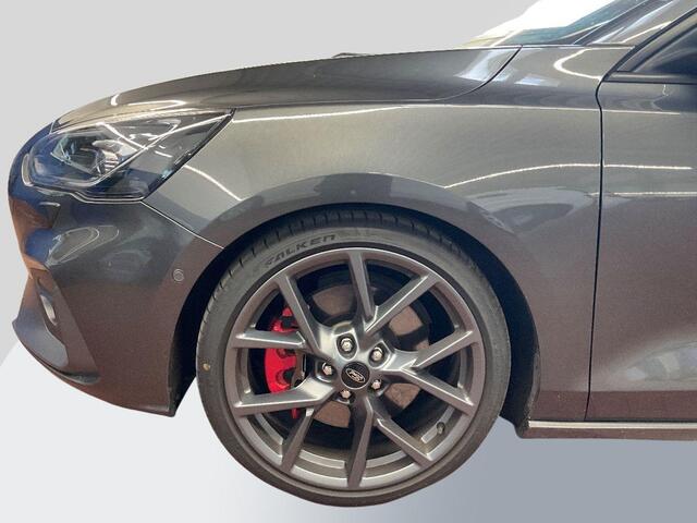 Ford FOCUS Wagon 2.0 EcoBlue ST 190pk diesel | Wegklapbare trekhaak | Adaptive cruise control | Winter Pack | Adaptive LED | Head up Display | Bang&Olufsen | 1.800 kg trekgewicht