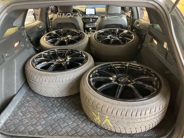 Ford FOCUS Wagon 2.0 EcoBlue ST 190pk diesel | Wegklapbare trekhaak | Adaptive cruise control | Winter Pack | Adaptive LED | Head up Display | Bang&Olufsen | 1.800 kg trekgewicht