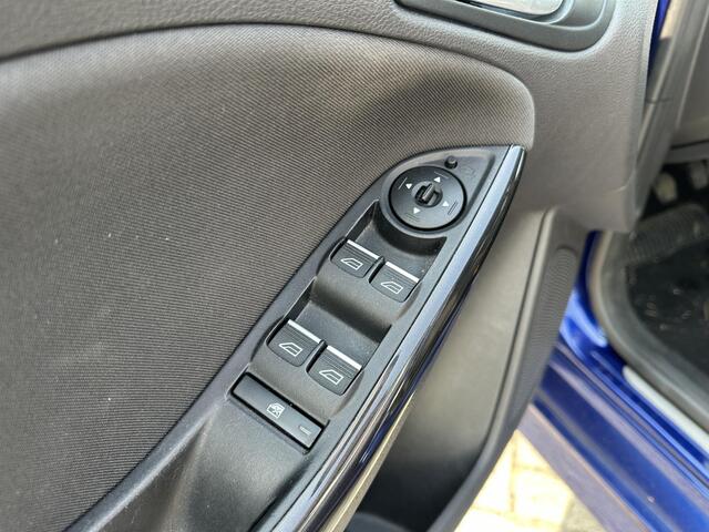 Ford FOCUS 1.0 Titanium Sport, zeer nette auto, volledig onderhouden!