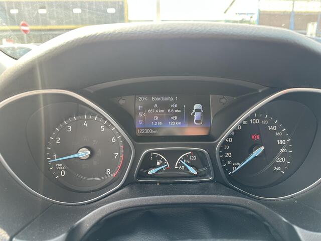 Ford FOCUS 1.0 Titanium Sport, zeer nette auto, volledig onderhouden!