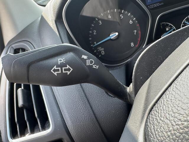 Ford FOCUS 1.0 Titanium Sport, zeer nette auto, volledig onderhouden!