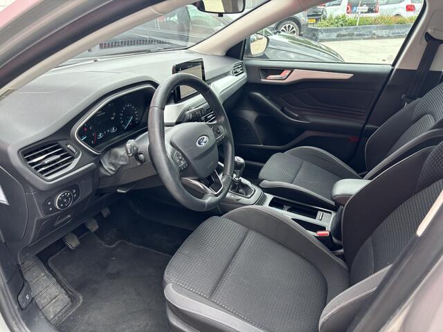 Ford FOCUS Wagon 1.0 EcoBoost Trend Edition Business AIRCO / NAVI / PDC / BLUETOOTH / CRUISE / CARPLAY / NL-AUTO