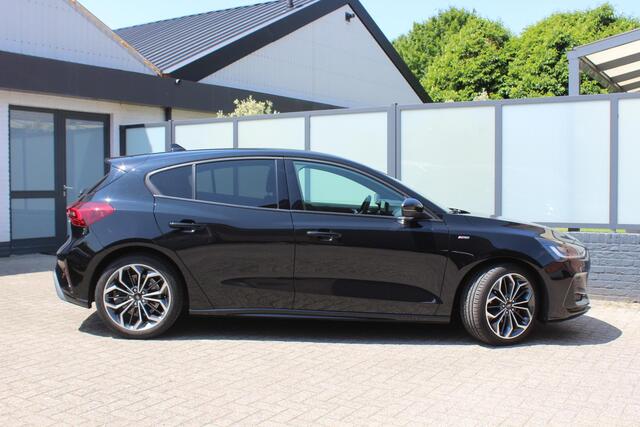 Ford FOCUS 1.0 EcoBoost Hybrid ST Line X Navi/Carplay, Winterpack, Camera, 18" Automaat!