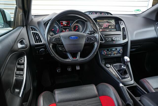 Ford FOCUS 2.0 ST-3 Keyless Stuurverw. Cruise Clima 18''LM