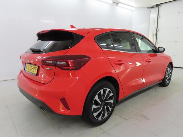 Ford FOCUS 155pk EcoBoost Hybrid Titanium X Groot Sync-4 Navi Camera Winter pack Privacy glass 5drs