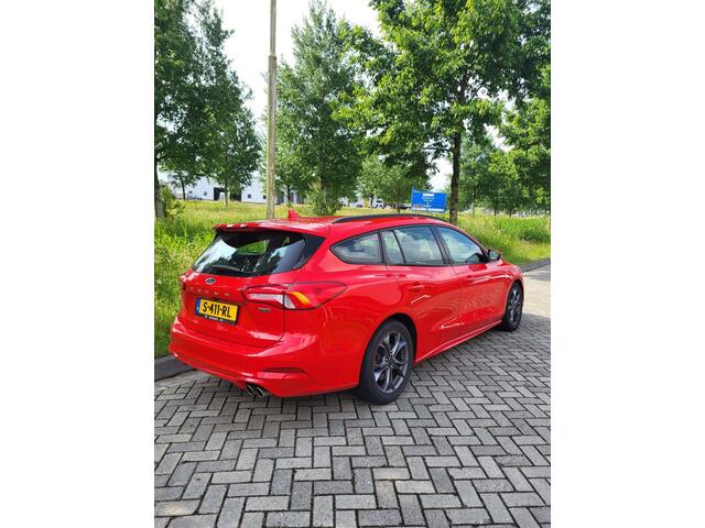 Ford FOCUS Wagon 1.5 EcoBoost 182 PK ST Line Business | LED | Winterpack | BLIS | Adaptieve Cruise Control | Camera | Electrische achterklep | Headup Display | DAB | Leder/Stof | 50DKM!