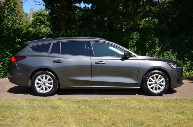 Ford FOCUS Wagon 1.0 EcoBoost Connected Navi/Pdc/Ecc/Stoel,ruit en stuurverwarming/Cr-Controle/Privacy-Glass/16-Inch Lmv/Achteruitrijcamera