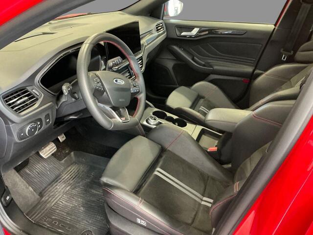 Ford FOCUS Wagon 2.3 EcoBoost ST-X Automaat 280pk! | Panoramadak | Afneembare trekhaak | Winter Pack | Standkachel | AGR-stoelen | Bang&Olufsen | Elektrische achterklep | Head up Display | Matrix LED