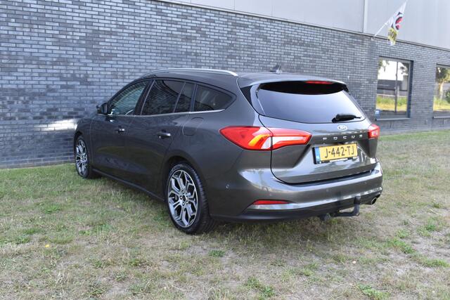 Ford FOCUS Wagon 1.0 EcoBoost Titanium Business Trekhaak Navigatie stuur/voorruit verwarming
