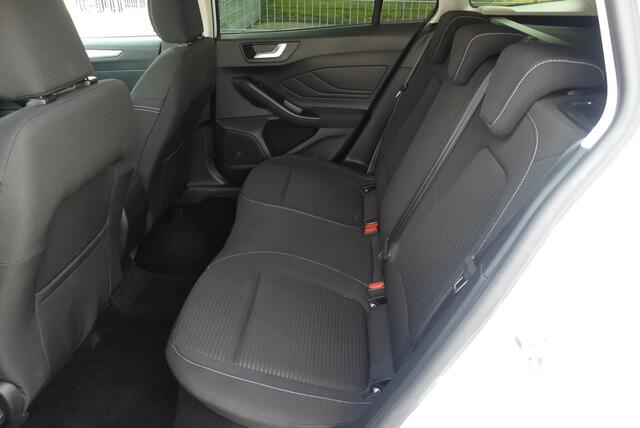 Ford FOCUS Wagon 1.0 EcoBoost Hybrid Titanium CRUISE, CLIMA, NAVI, STOEL/STUURVERWARMING, PDC V&A, 36.013KM