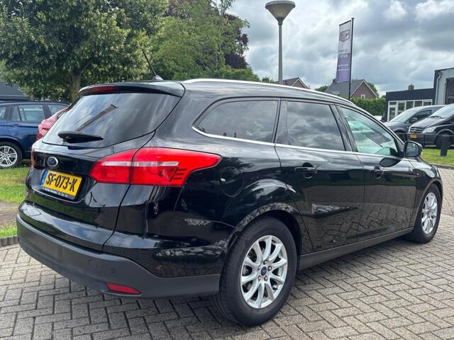 Ford FOCUS 1.5 TDCI Titanium Automaat Zwart 2017