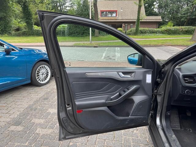 Ford FOCUS Wagon 1.0 EcoBoost Titanium Business