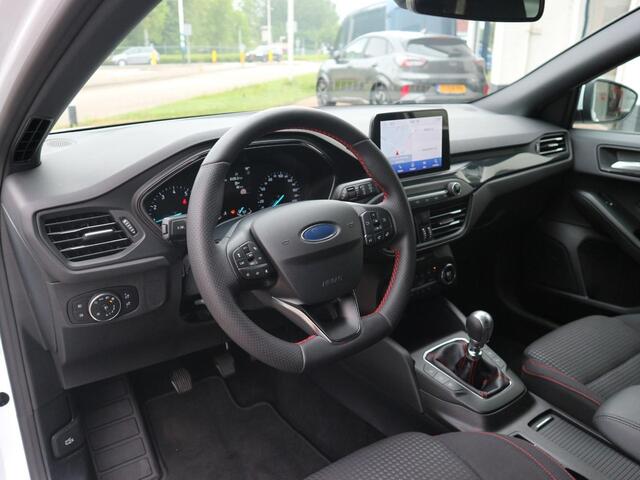 Ford FOCUS Wagon 1.0 EcoBoost Hybrid ST Line Business 125pk Met adaptieve Cruise Control, Camera, Winterpakket en BLIS
