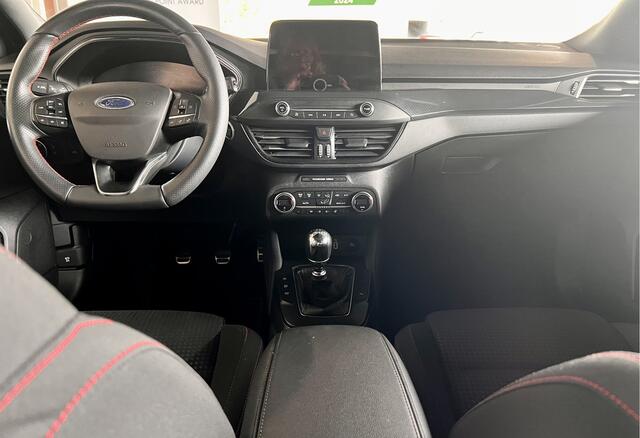 Ford FOCUS 1.0 EcoBoost Hybrid ST Line Winterpakket / Led Pakket / Cruise Control / Pano Dak