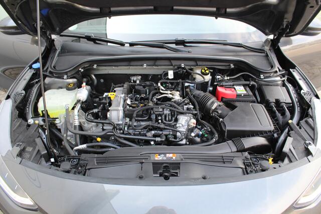 Ford FOCUS Wagon 1.0-155pk EcoBoost Mild-Hybrid Active AUTOMAAT ! Trekgewicht 1.500kg ! Ruim ¤. 9.000,- beneden de nieuwprijs ! Volautm. airco dual, navigatie, telefoonvoorb., adaptive cruise control, LED verlichting, metallic lak, camera, front-, lane- en side assi