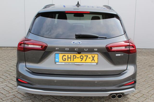 Ford FOCUS Wagon 1.0-155pk EcoBoost Mild-Hybrid Active AUTOMAAT ! Trekgewicht 1.500kg ! Ruim ¤. 9.000,- beneden de nieuwprijs ! Volautm. airco dual, navigatie, telefoonvoorb., adaptive cruise control, LED verlichting, metallic lak, camera, front-, lane- en side assi