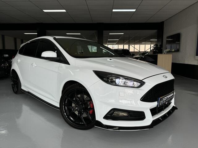 Ford FOCUS 2.0 ST-2 250PK 2016 RECARO MAXTON