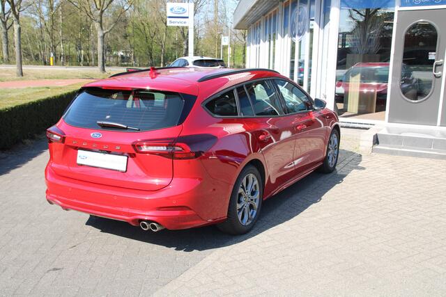 Ford FOCUS Wagon 1.0 EcoBoost 155 PK Hybrid AUTOMAAT ST- Line AFNEEMBARE TREKHAAK | WINTERPAKKET | NAVIGATIE |