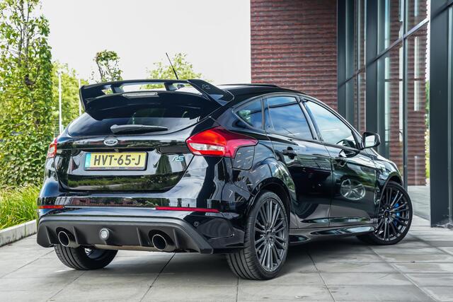 Ford FOCUS RS 2.3 350pk |dealer onderhouden|schuif/kantel dak|schaalstoelen|Sony|Apple Carplay|bi-xenon|19" multispaak|