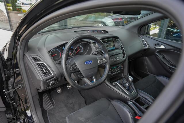 Ford FOCUS RS 2.3 350pk |dealer onderhouden|schuif/kantel dak|schaalstoelen|Sony|Apple Carplay|bi-xenon|19" multispaak|