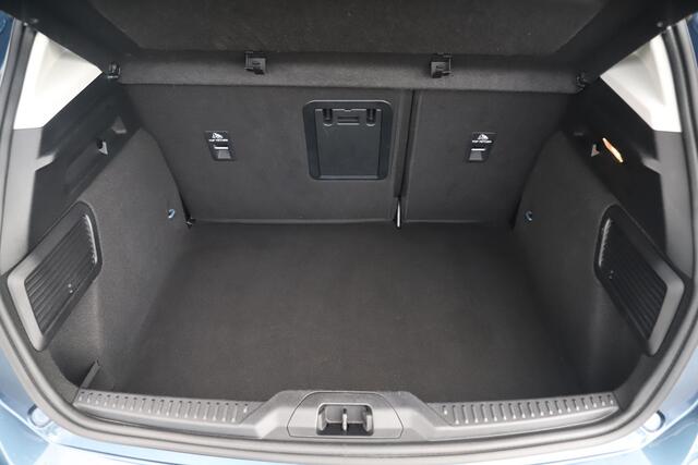 Ford FOCUS 1.0 EcoBoost Hybrid Titanium Style Winter Pack Keyless Navigatie Achteruitrijcamera Carplay Android Clima Stuur & Stoelverwarming All season banden!