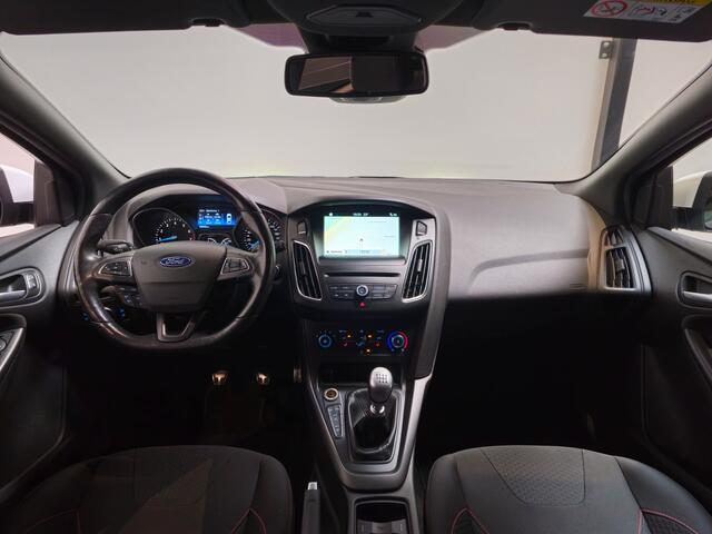 Ford FOCUS Wagon 1.0 ST-Line - Apple Carplay/Android Auto - Stoel/Stuurverwarming - achteruitrijcamera