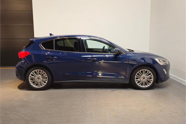 Ford FOCUS 1.0 EcoBoost Titanium Business - Automaat - Stoel/Stuurverwarming - Adaptive cruisecontrol - Apple Carplay/Android Auto - Head-up display