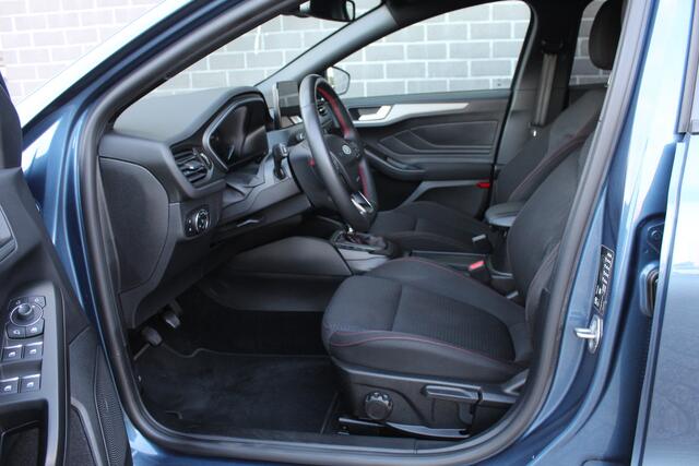 Ford FOCUS Wagon 1.0 EcoBoost Hybrid ST Line Style / Carplay / Camera / N.A.P.