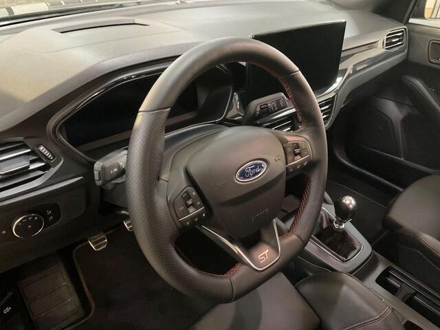 Ford FOCUS 2.3 EcoBoost ST-X | 280pk | Winter Pack | Camera | Head up Display | AGR-Stoelen | Sper Differentieel