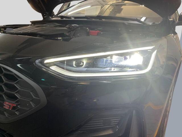 Ford FOCUS 2.3 EcoBoost ST-X | 280pk | Winter Pack | Camera | Head up Display | AGR-Stoelen | Sper Differentieel