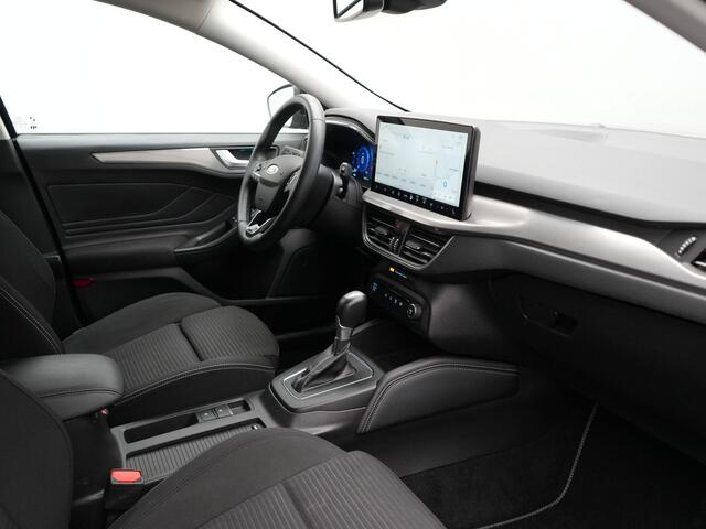 Ford FOCUS EcoBoost Hybrid 155pk Dealer O.H | Trekhaak Af Fabriek | Adaptive Cruise | Camera | Apple Carplay | Verwarmde Sportstoel & Stuur | Navigatie | Blis | Virtual | DAB |