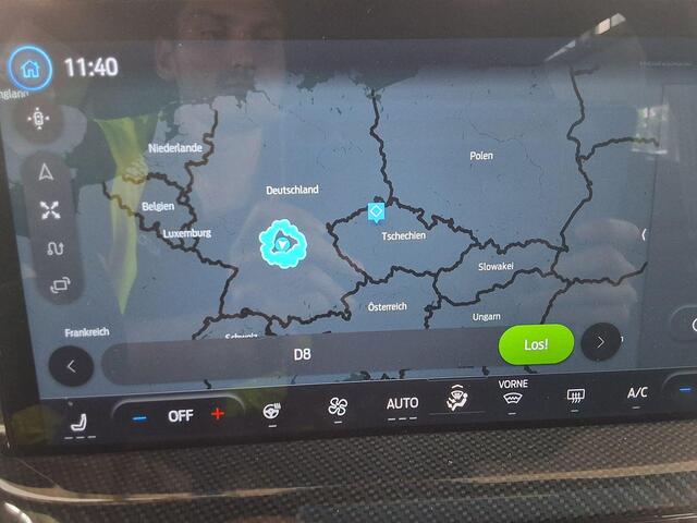 Ford FOCUS Wagon 1.0 EcoBoost Hybrid ST Line | Adaptive cruise control | Winter Pack | All season banden