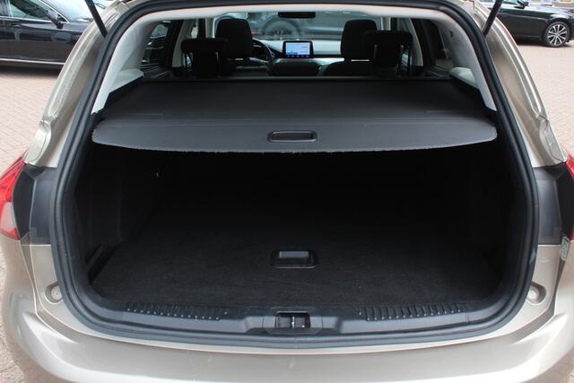 Ford FOCUS Wagon 1.0 EcoBoost Titanium Business / Trekhaak / Camera / B&O / 19'' / Keyless / Navigatie / Stuurverwarming / DAB / Stoelverwarming / Cruise Contro